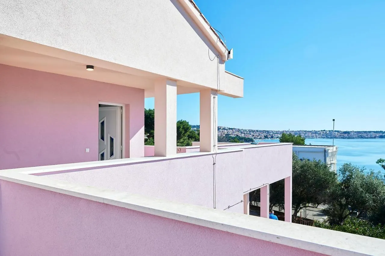 Tinel Apartment Trogir 0*,