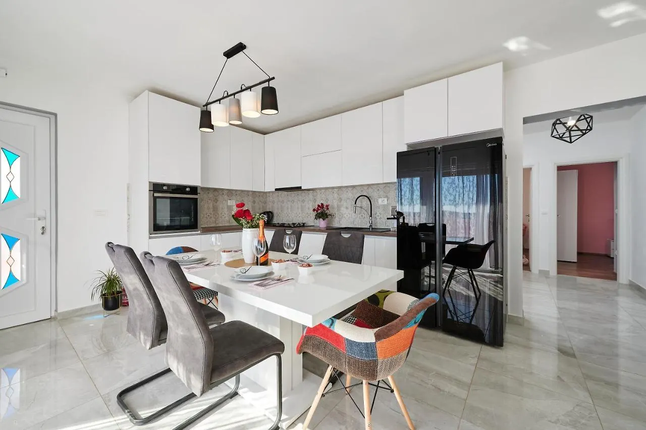 Tinel Apartment Trogir