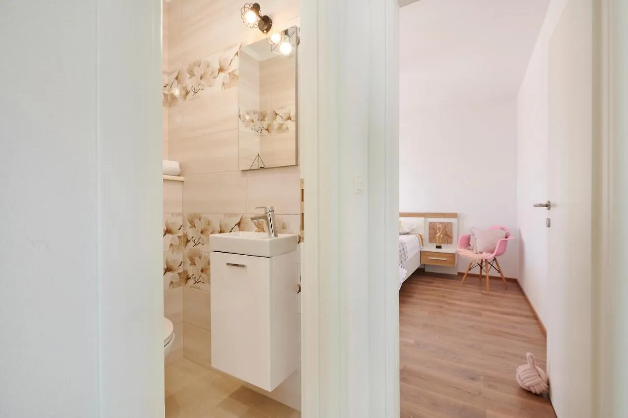 Tinel Apartment Trogir