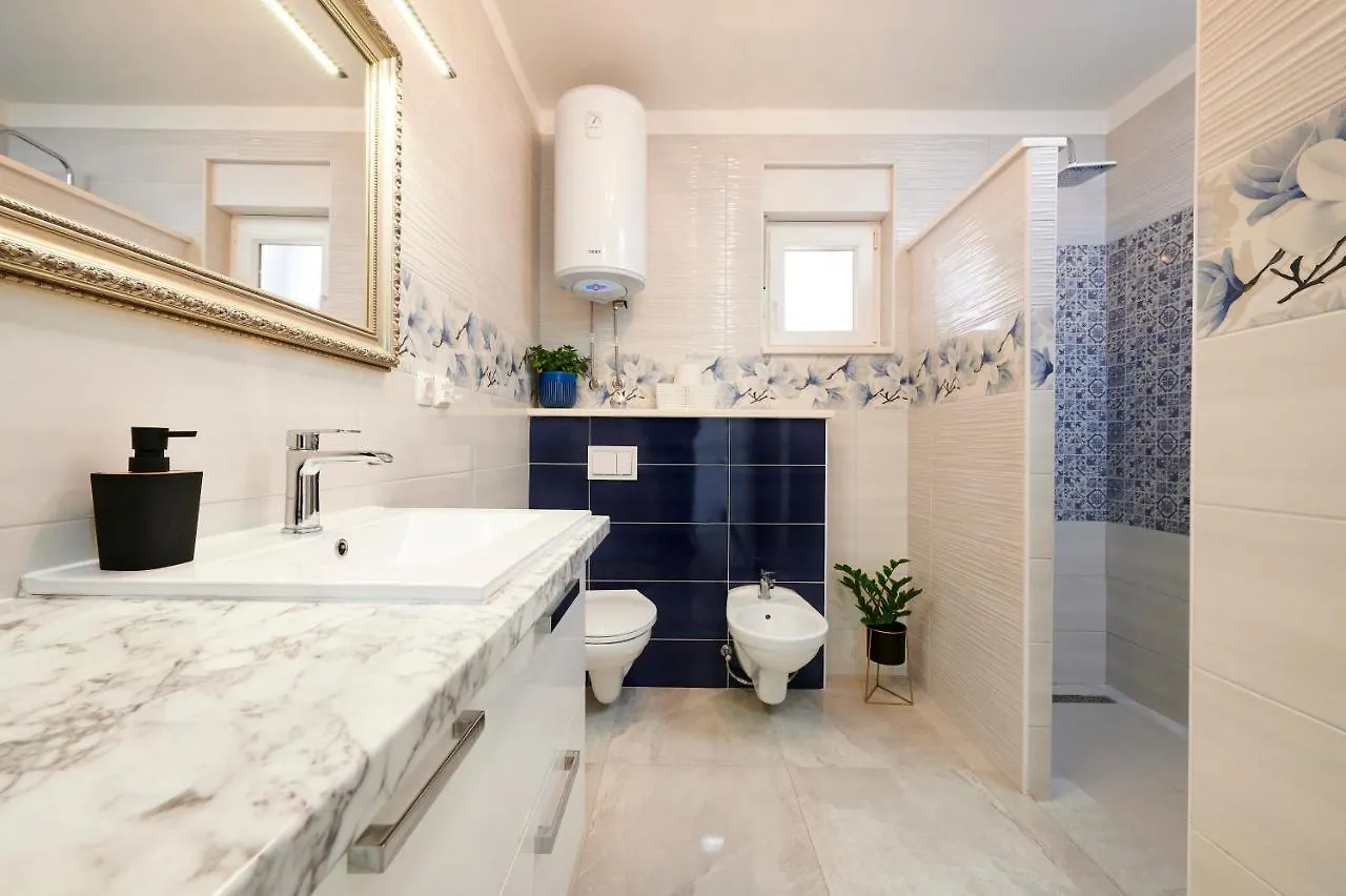 Tinel Apartment Trogir