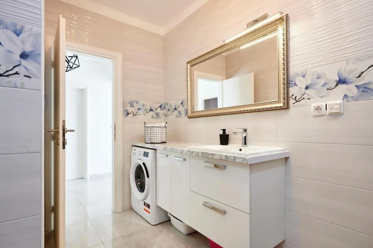 Tinel Apartment Trogir 0*,  Croatia
