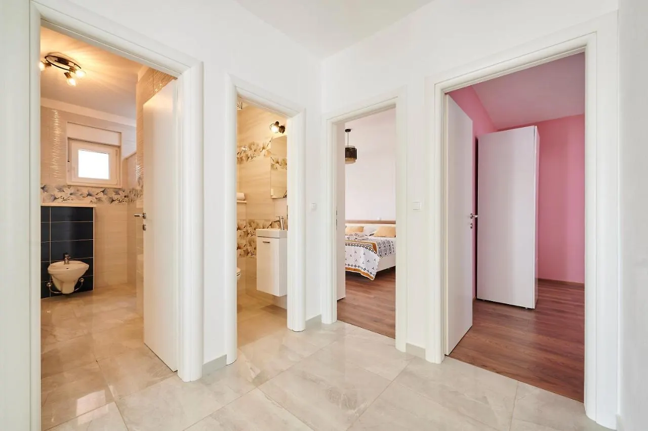 Tinel Apartment Trogir