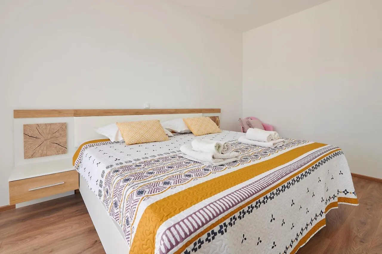 Tinel Apartment Trogir Croatia