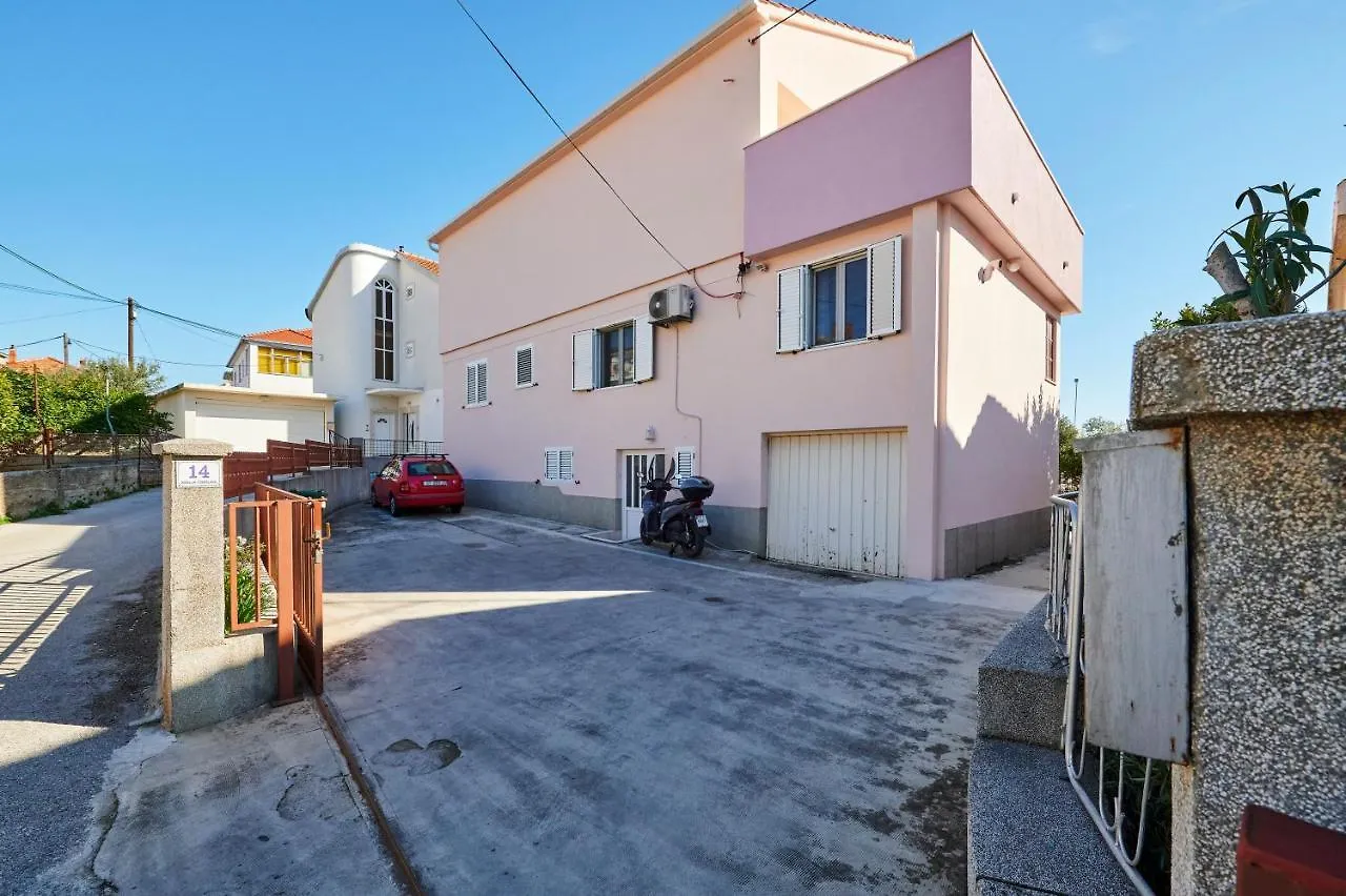 Tinel Apartment Trogir
